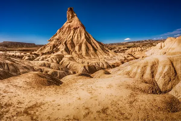 Travessia Pela Cordilheira de Agafay em Terrenos de Areia Solta e Rochas no Deserto Marroquino